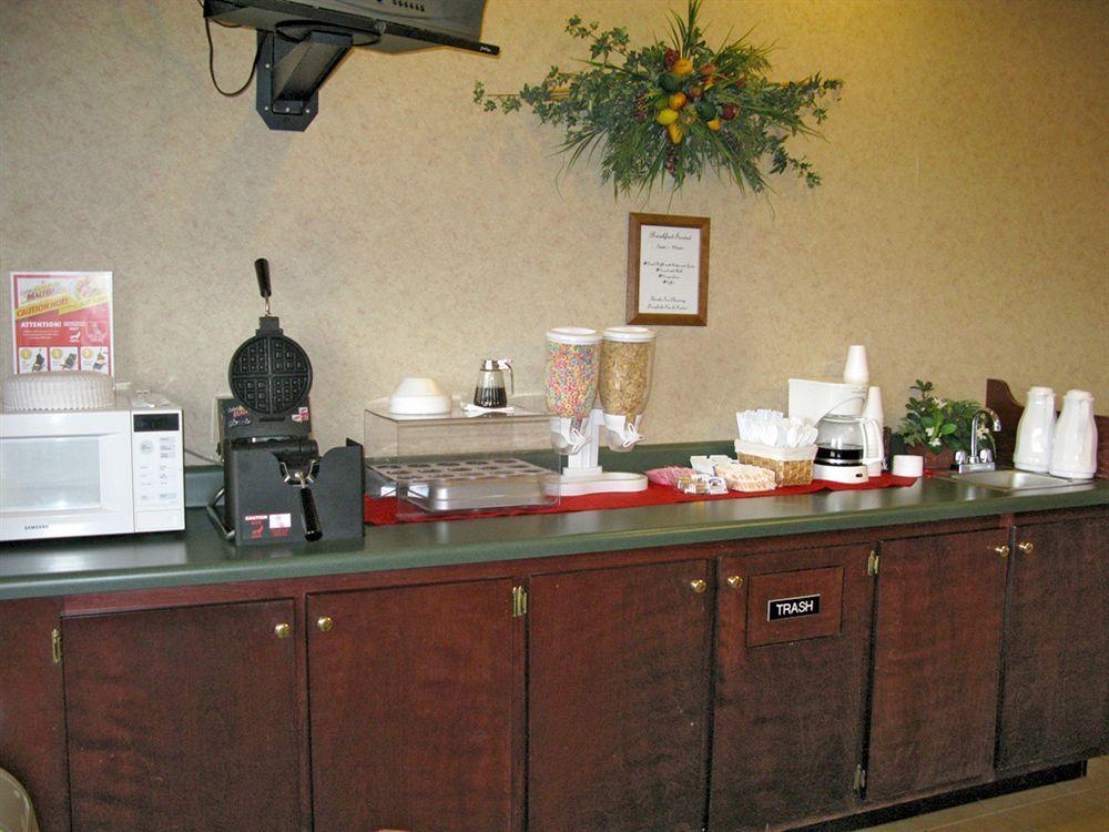 Deerfield Inn And Suites Steele Zewnętrze zdjęcie